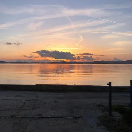 Front Paradise Apartmán