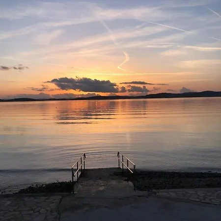 Apartman Front Paradise Sukošan