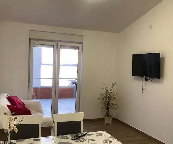 Apartman Front Paradise *