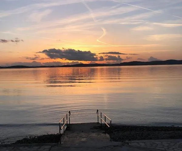 Apartman Front Paradise Sukošan