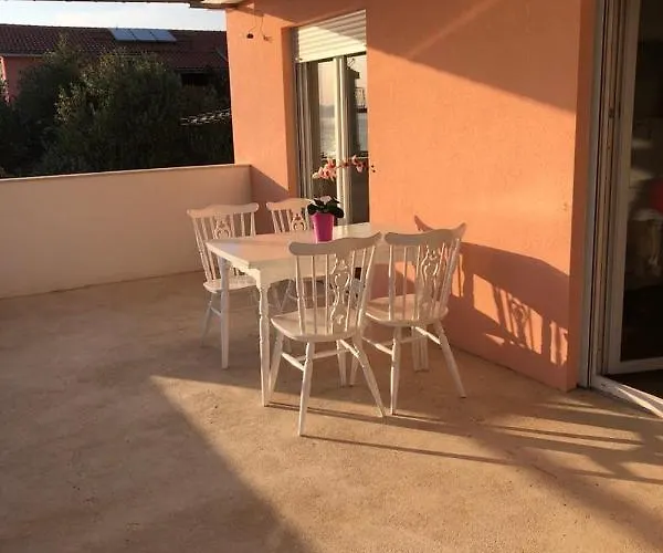 Apartman Front Paradise