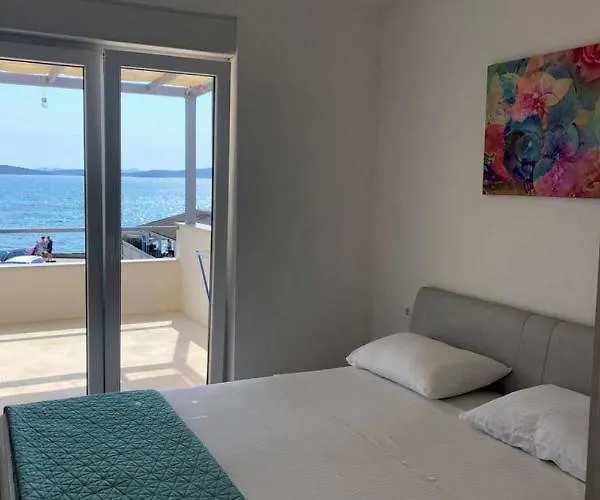 Apartman Front Paradise